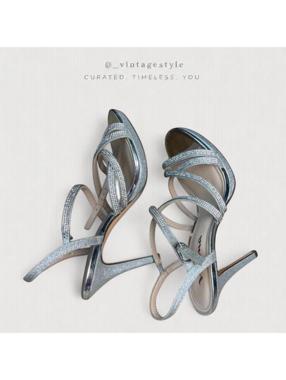Silver sparkly Nina Adalyn Heels size 7